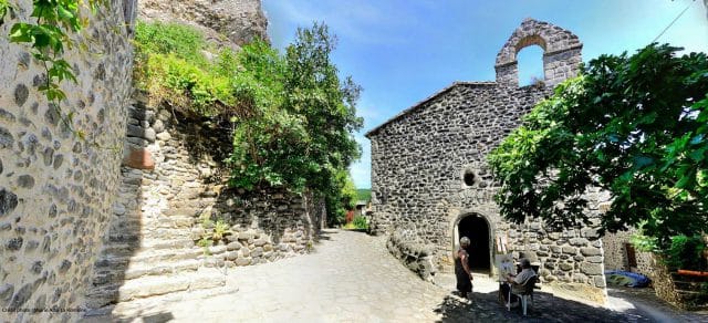 Alba-la-Romaine-Chapelle-la-roche