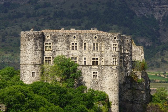 Chateau-Alba-la-Romaine-9
