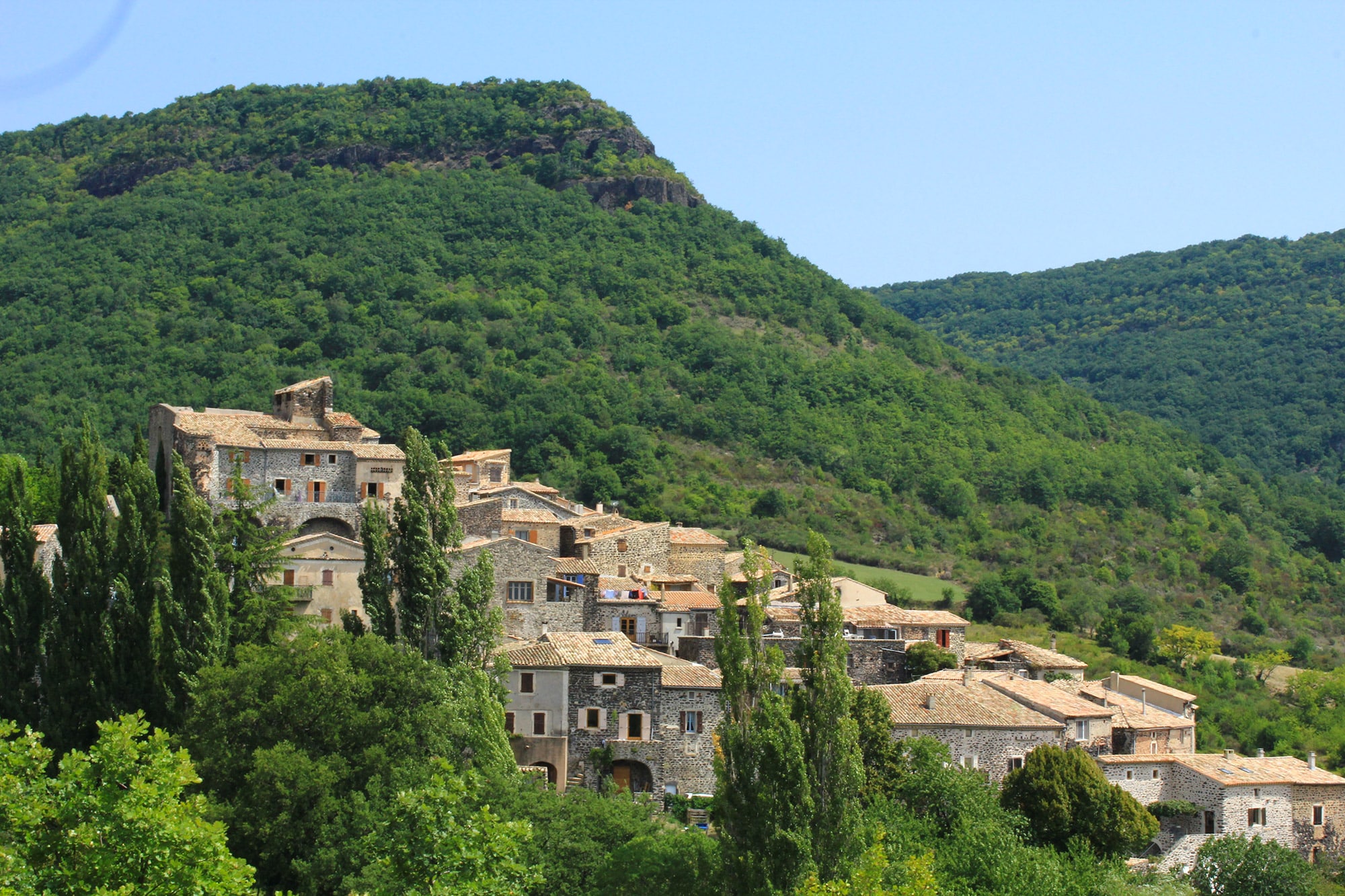 aubignas-colline-1