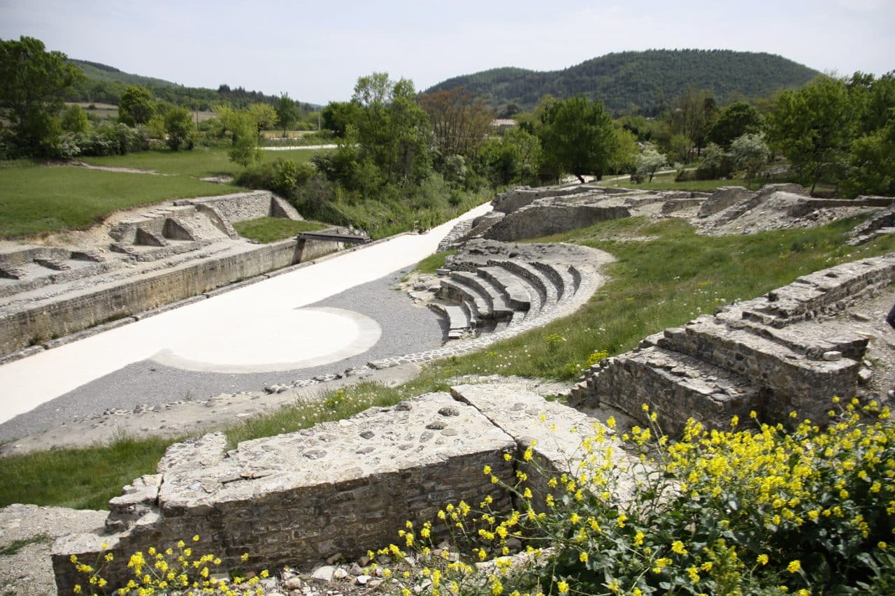 site-antique-theatre-antique-alba-romaine