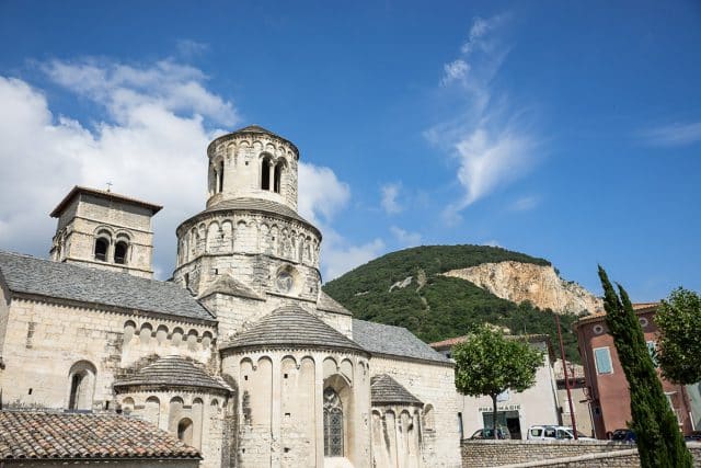 Abbatiale-cruas-tourisme-sud-ardeche-rhone