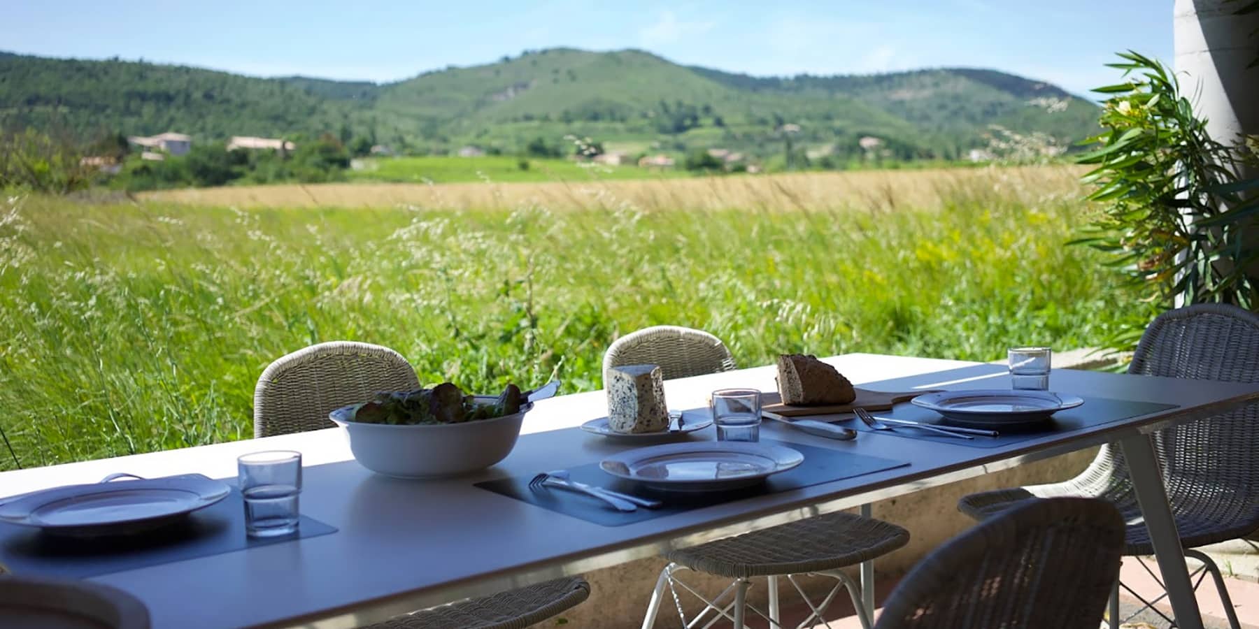 sejourner-sud-ardeche-rhone-villages_1800x900_acf_cropped