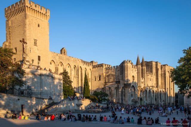 palais-des-papes-avignon