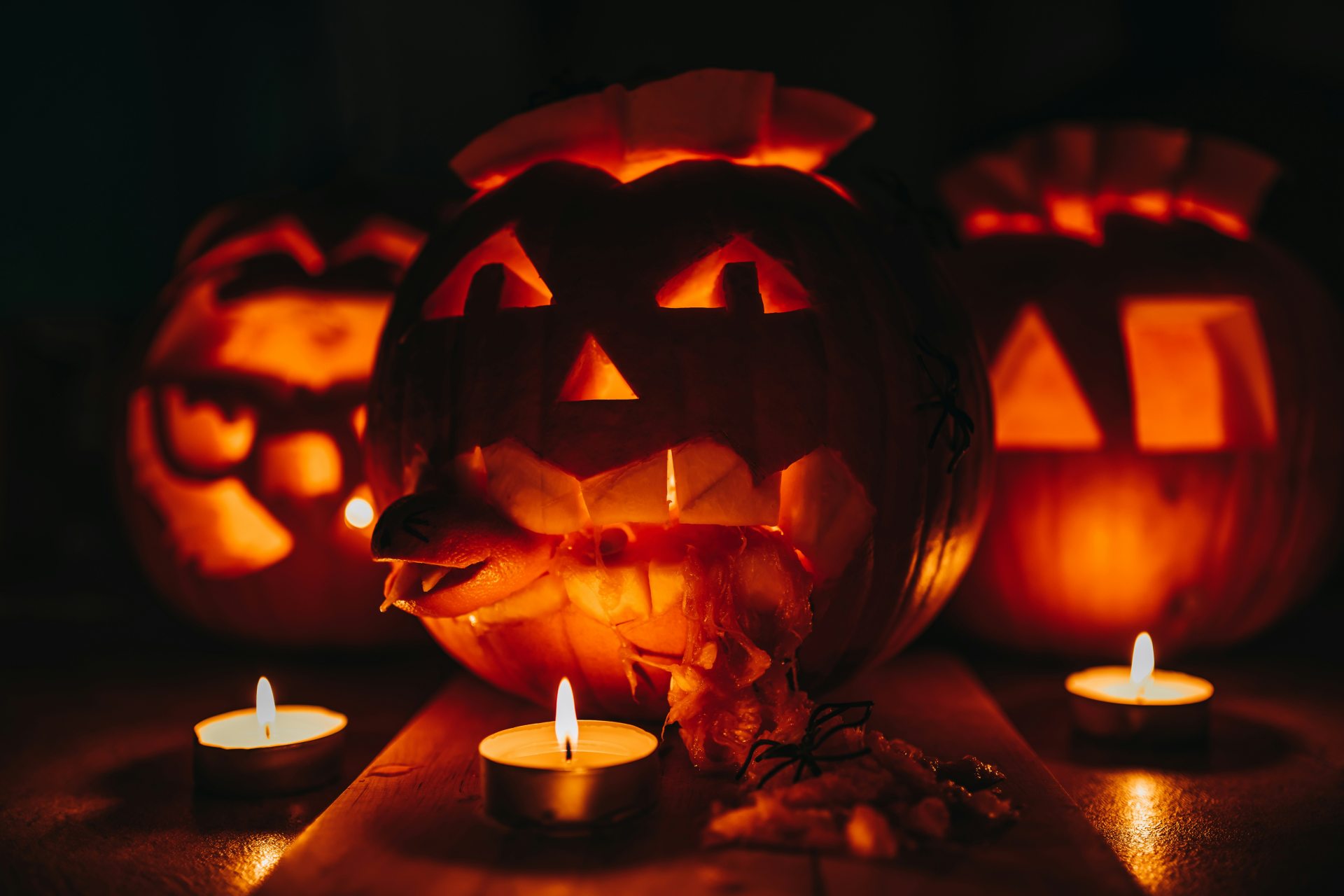 Halloween-andy-holmes-x7Lf52NwMX4-unsplash