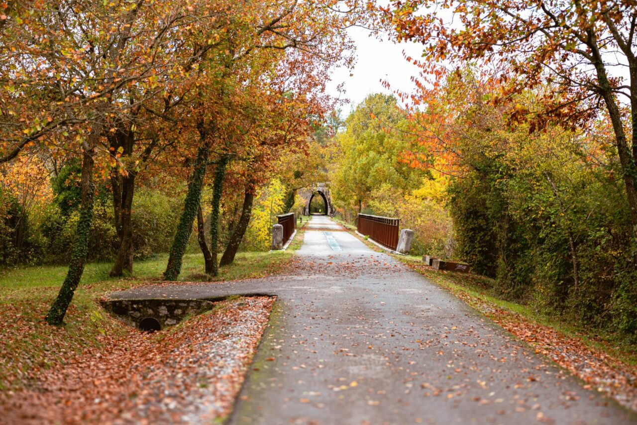 Voie douce La Payre en ardèche, revêtement est asphalté ou bien aménagé, la pente très douce